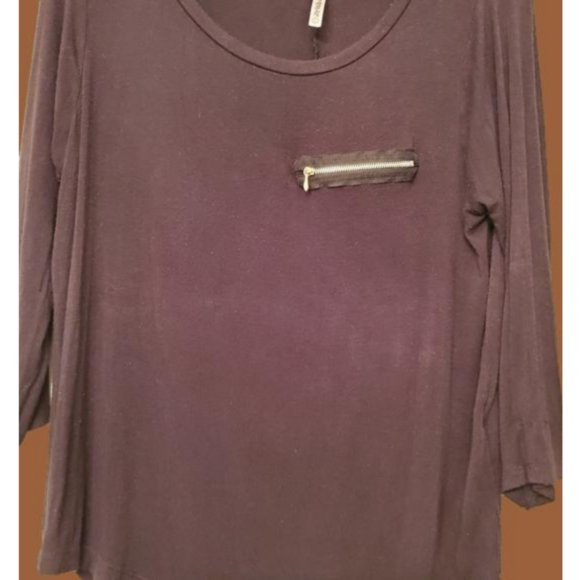 Lady's large Splash black shirt with a decorative zipper pocket. - Picture 2 of 5